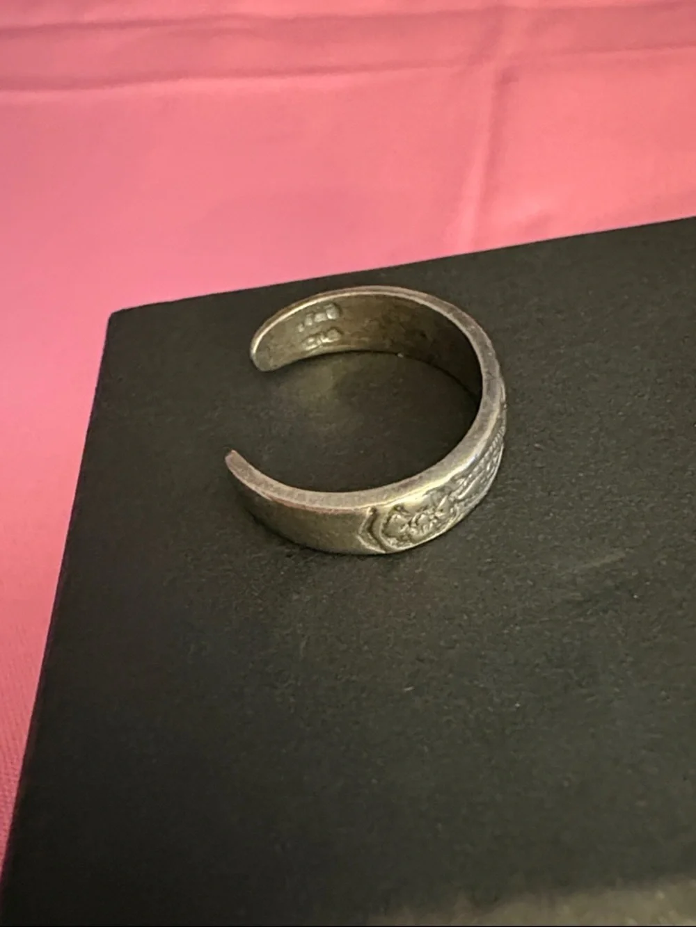 Vintage Thick Sterling Silver Engraved design toe ring - Picture 2 of 5